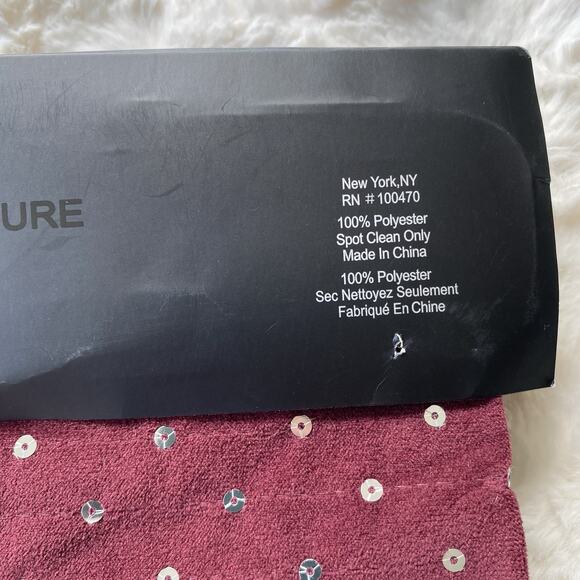 Marlo Lorenz Signature Table Runner Burgundy Silver Sequin Embroidered 13" x 72" - Picture 4 of 6